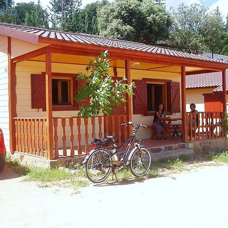מלון La Puebla De Castro Camping Lago Barasona חדר תמונה