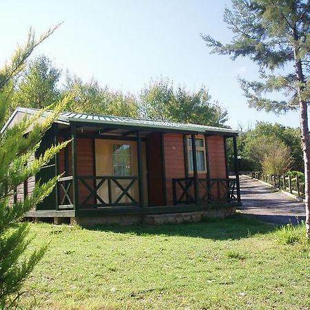 מלון La Puebla De Castro Camping Lago Barasona מראה חיצוני תמונה